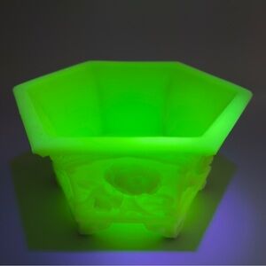 Vintage Fenton Chrysanthemum Design
Hexagonal Uranium Glass Planter